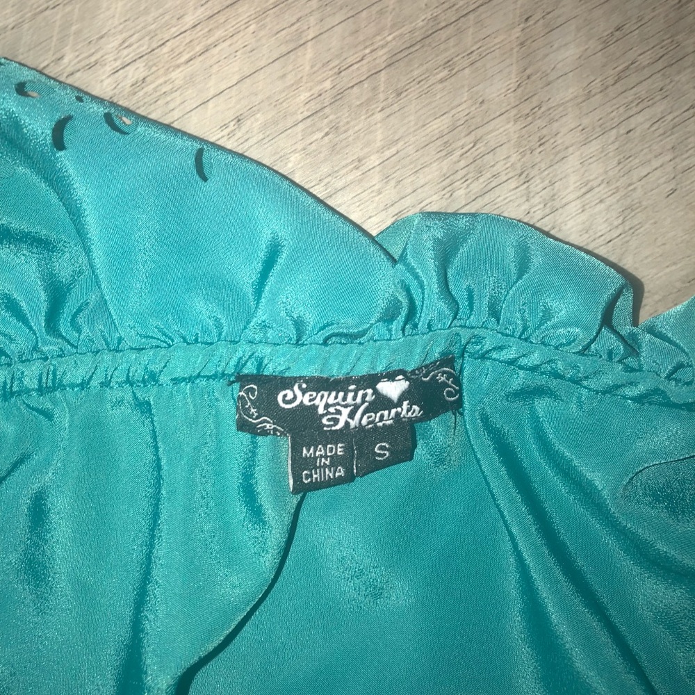 Dress - Picture 2 of 4